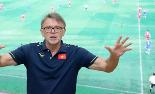 3 câu hỏi lớn cho ông Troussier